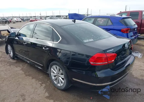 2012 Volkswagen Passat 2.5L Sel z USA, uszkodzony, nr VIN 1VWCH7A32CC106795